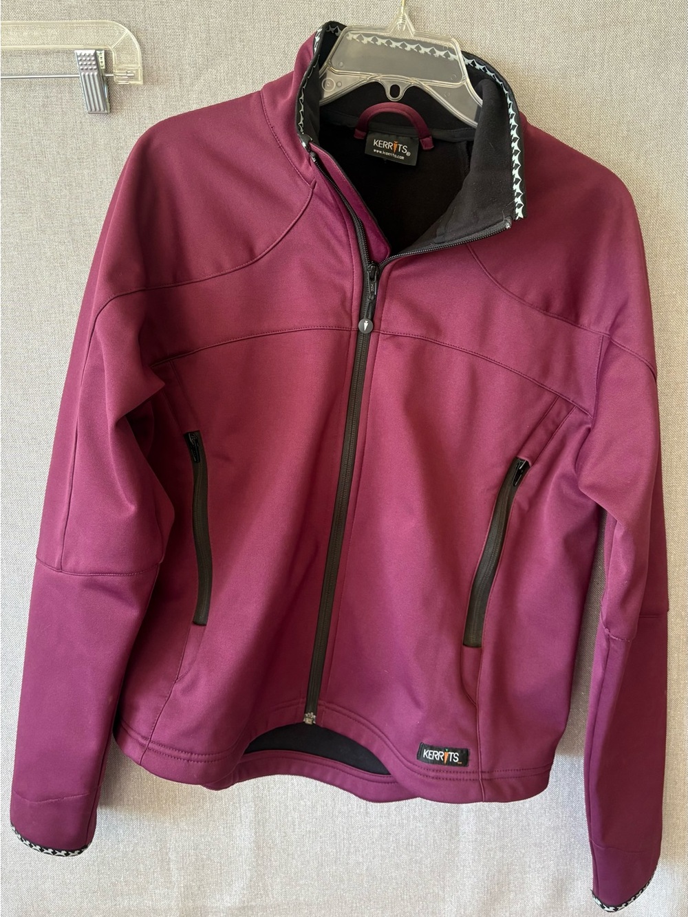 Kerrits Women's Berry Maroon Utility Softshell Jacket size large